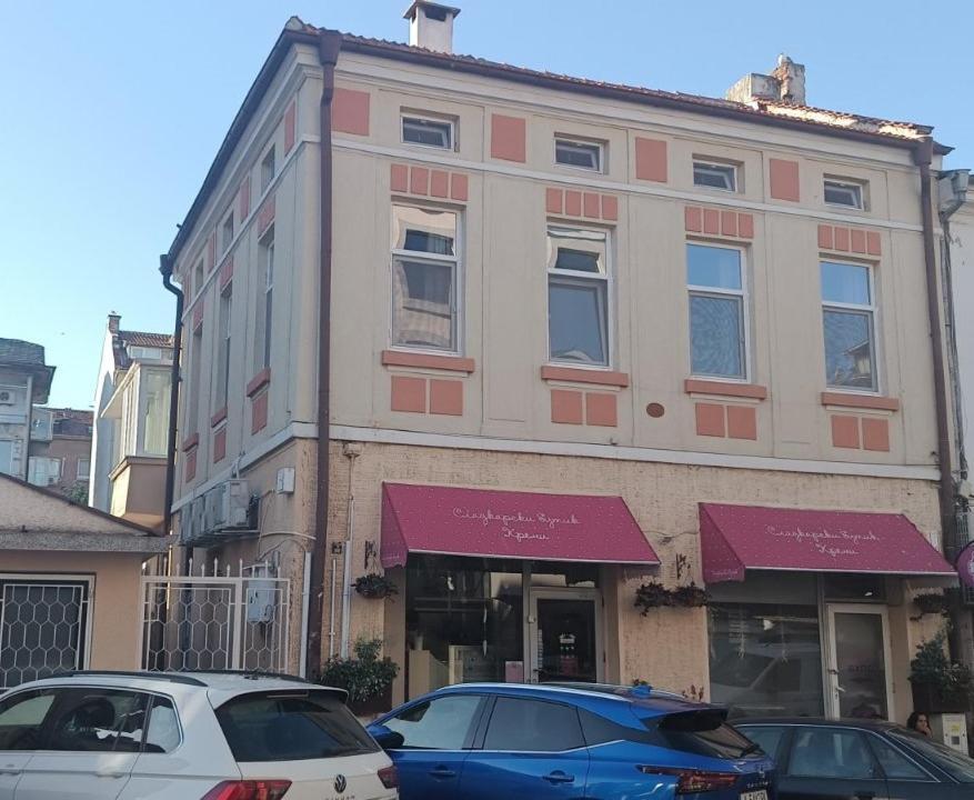 The Central House 3 Burgas Bagian luar foto